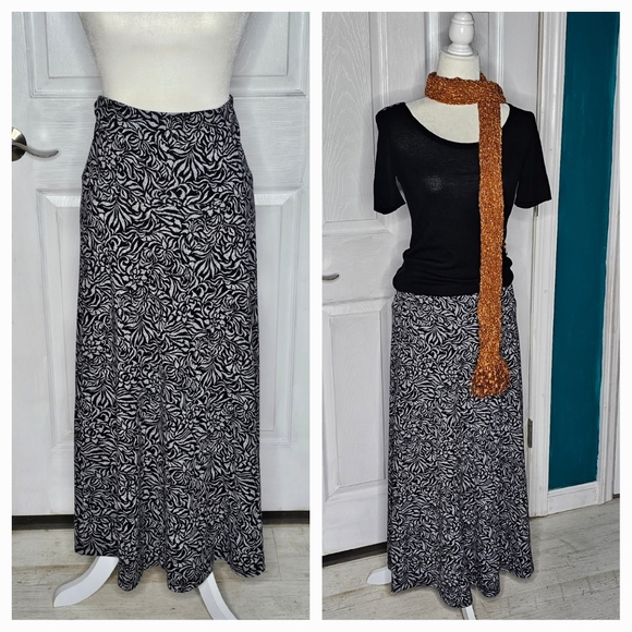 Christopher & Banks Long Skirt - Picture 2 of 16
